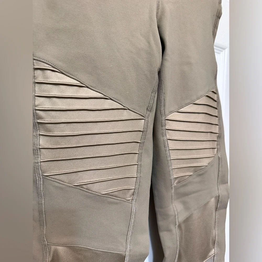 Alo Airlift High Waist Moto Leggings Textured Ribbed Knit Mesh Panels taupe